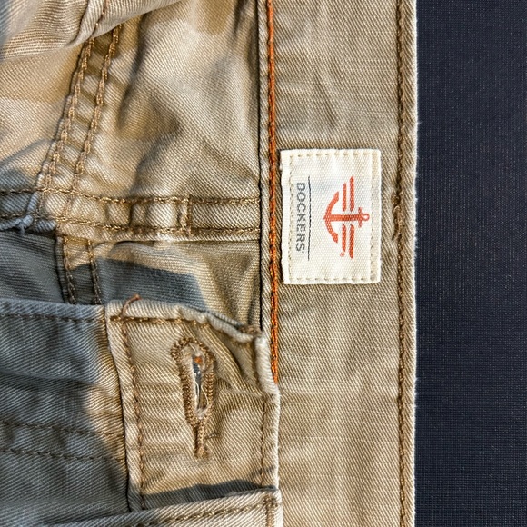 Stylish Brown Cargo Pants - Versatile & Comfortable - Picture 5 of 5